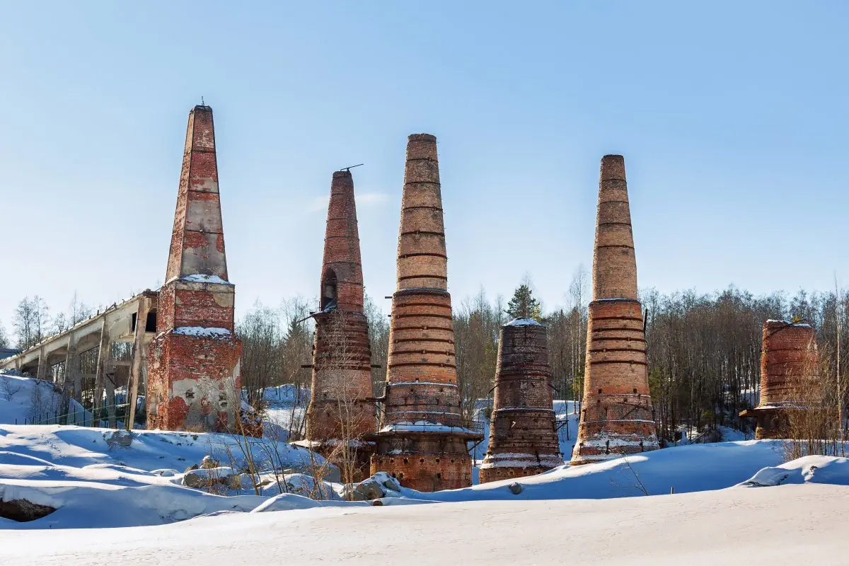 Старинный завод