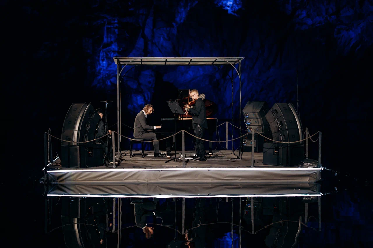 Рояль в каньоне